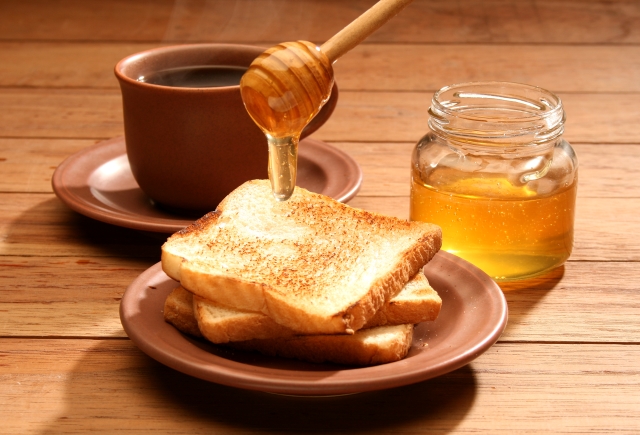 comment se servir d'une cuillère à miel